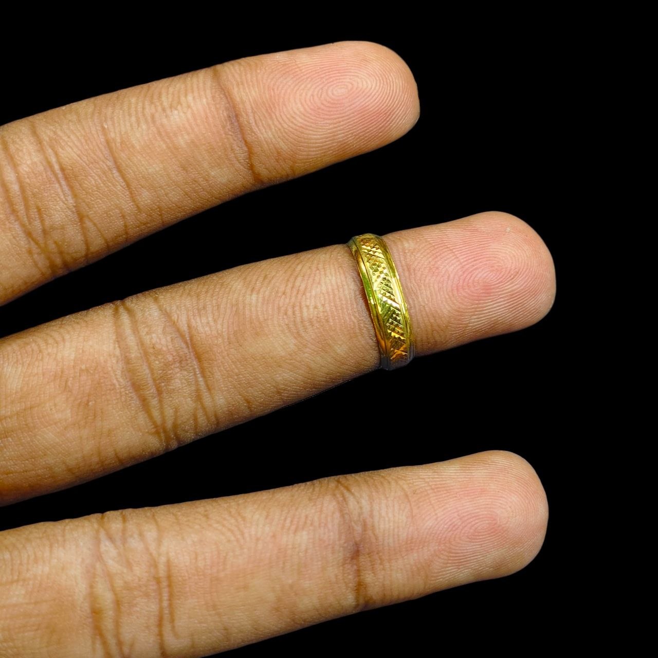 LADIES RING- (SIZE: 9) WGT: 0.790 GM APPROX BIS CERTIFIED HUID HALLMARK 9KT GOLD THUMB RING FOR UNISEX 1 PIECE.(EKH4WS)