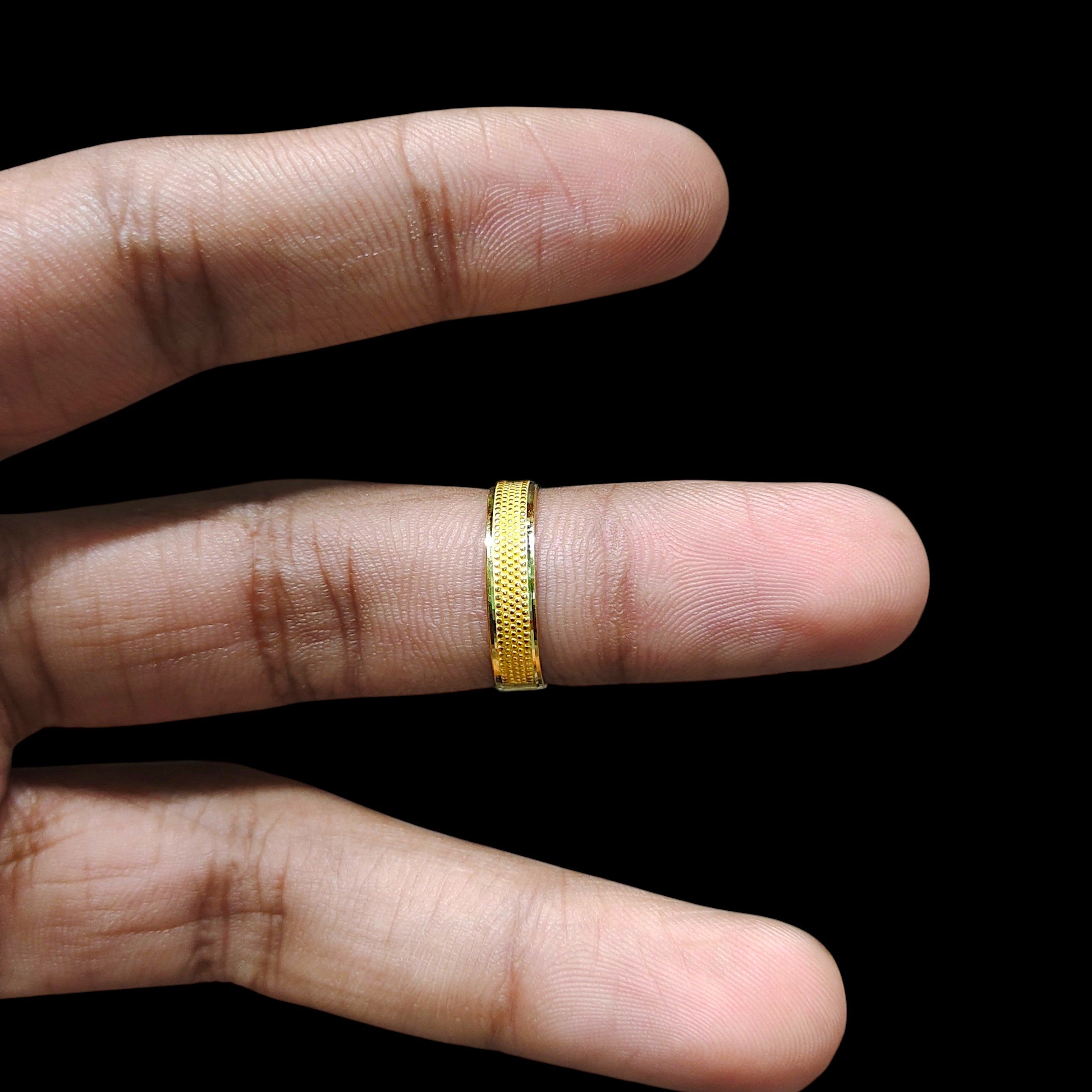 LADIES RING- (SIZE: 12) WGT: 1.630 GM APPROX BIS CERTIFIED HUID HALLMARK 9KT GOLD THUMB RING FOR UNISEX 1 PIECE.