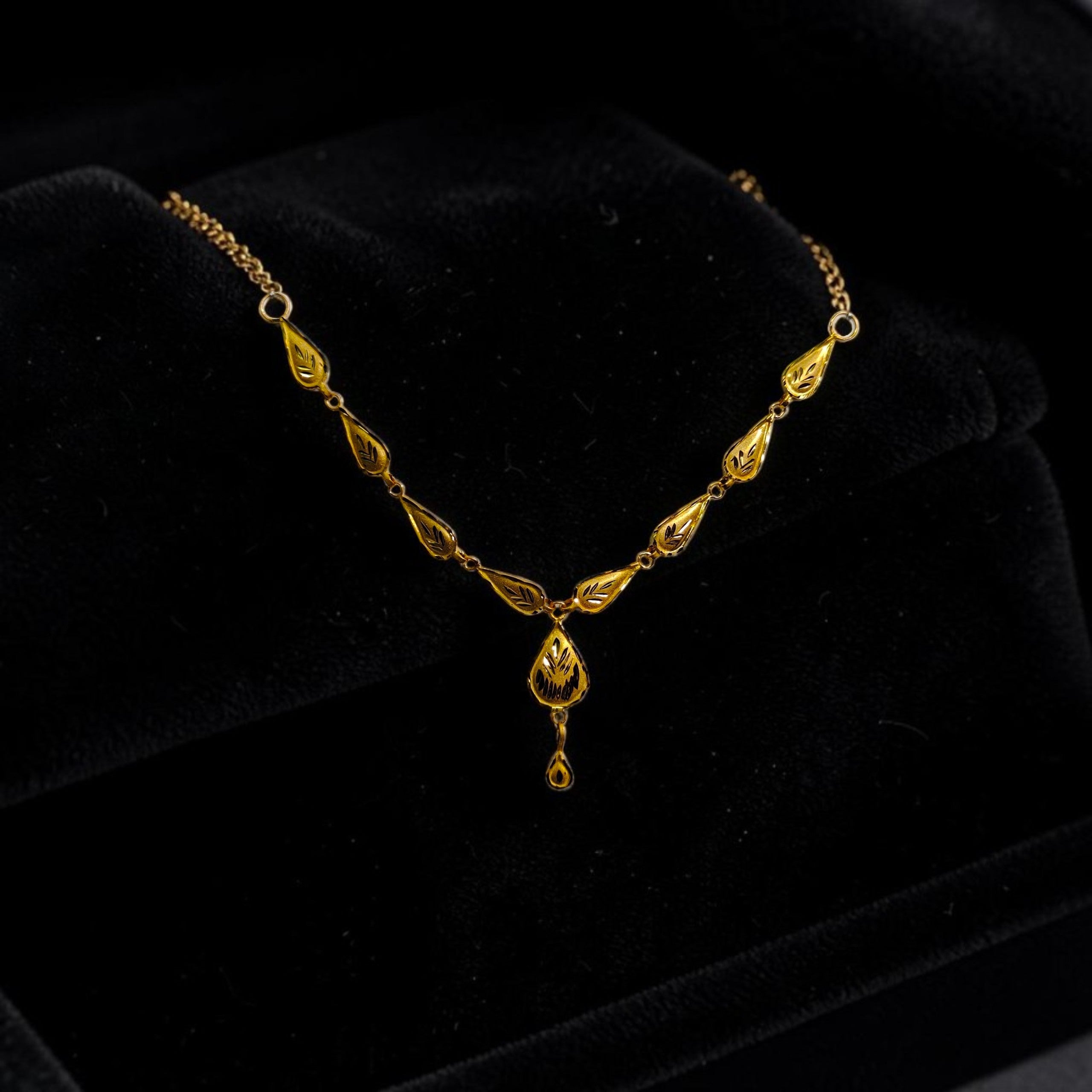 GOLD CHOKER NECKLACE-(WGT: 0.672 GM APPROX) BIS CERTIFIED HUID HALLMARK 9KT GOLD NECKLACE 1 PIECE FOR WOMEN.