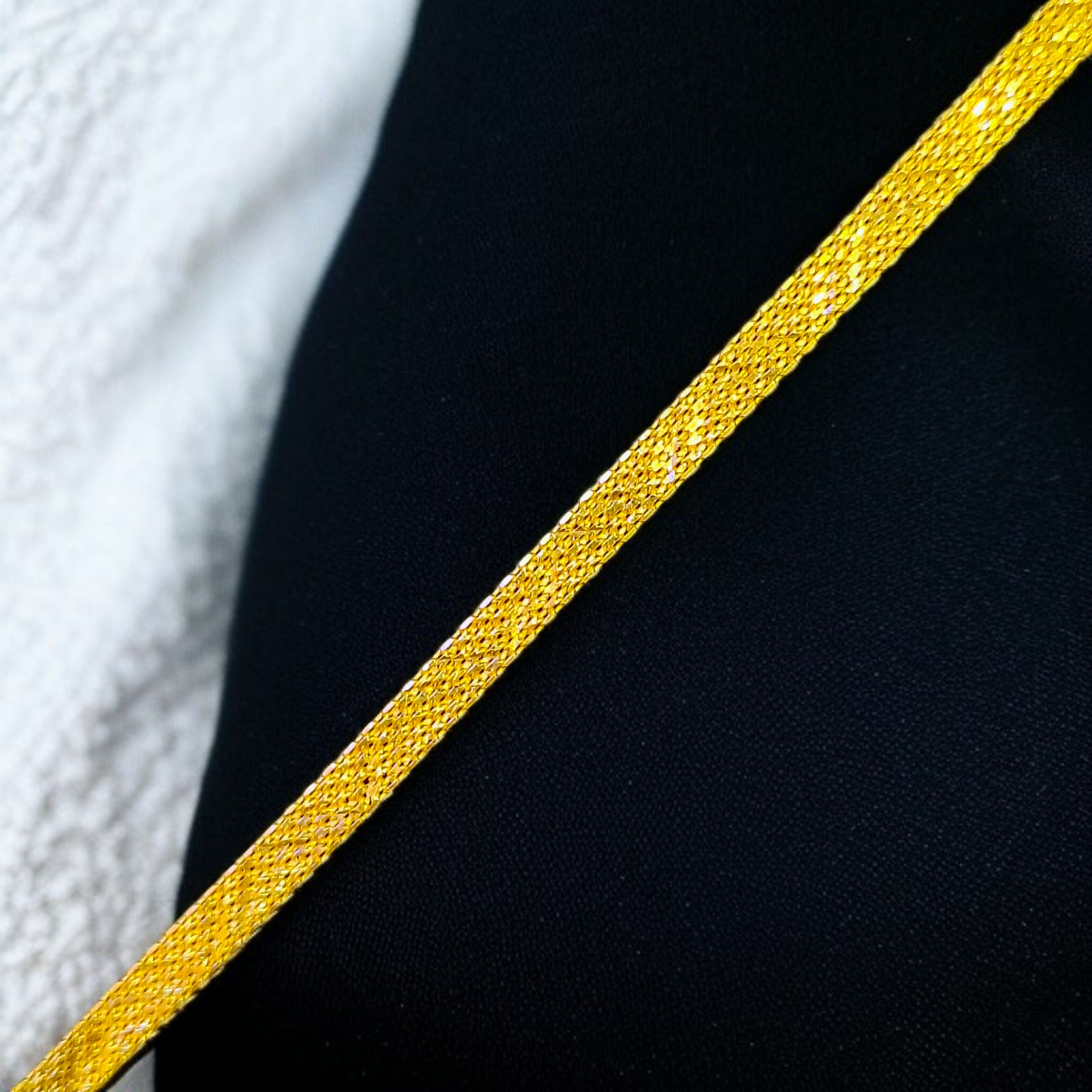 TRJ VNS95U 7.5" INCH WGT: 4.780 GM APPROX HUID HALLMARK 22KT GOLD WRISTLET 1 PIECE FOR UNISEX STYLE.