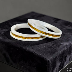 GSB9K- (8SPANM)-(WYI3C5) (SIZE:24) (WGT: 1.030 GM APPROX) BIS CERTIFIED HUID HALLMARK 375 9KT GOLD SAKHA BADHANO 1 PAIR FOR WOMEN (CHILA PATH DESIGN) NOT FOR REGULAR USE.