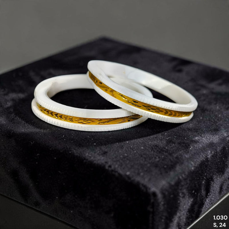 GSB9K- (8SPANM)-(WYI3C5) (SIZE:24) (WGT: 1.030 GM APPROX) BIS CERTIFIED HUID HALLMARK 375 9KT GOLD SAKHA BADHANO 1 PAIR FOR WOMEN (CHILA PATH DESIGN) NOT FOR REGULAR USE.