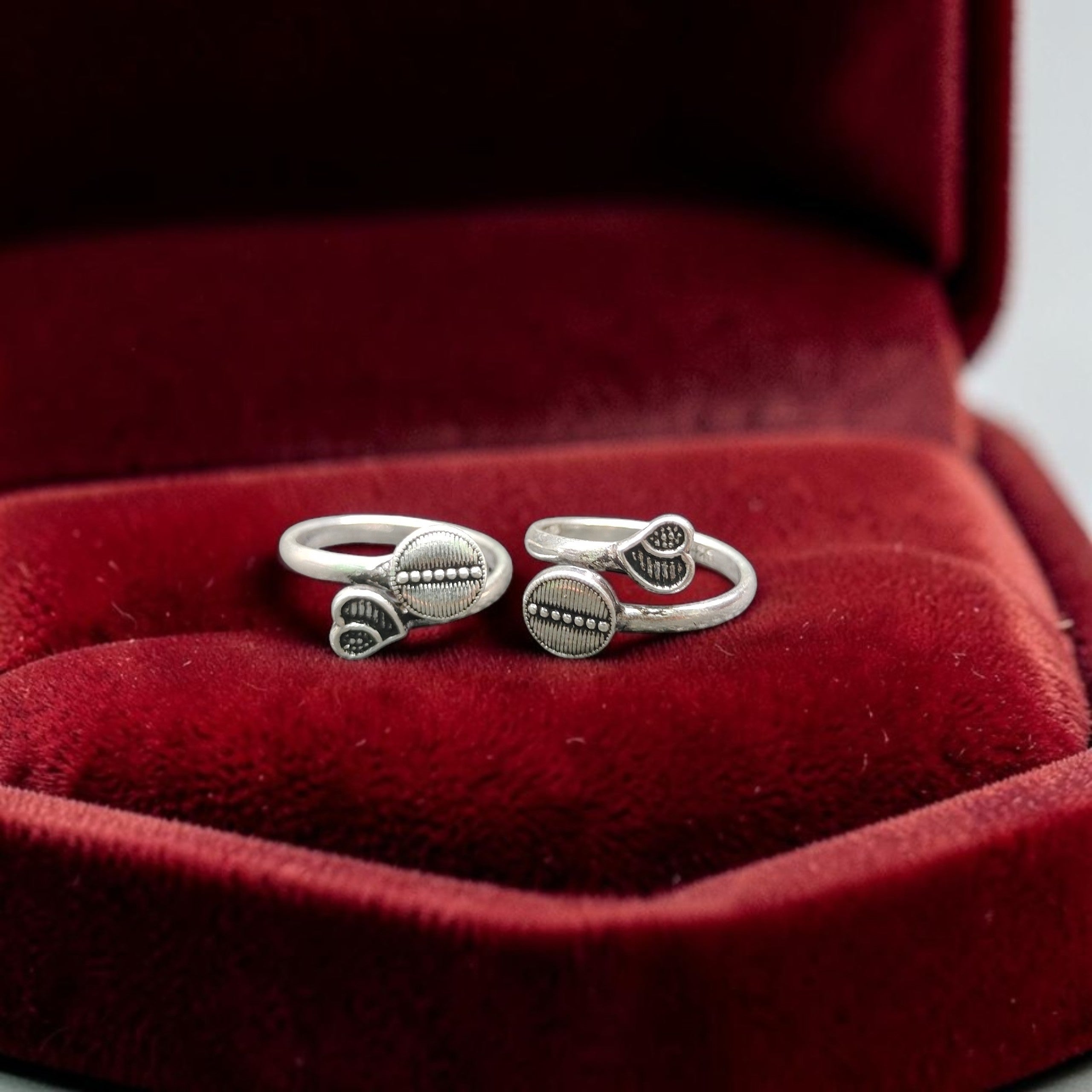 SILVER TOE RING- CERTIFIED BIS HUID HALLMARK 925 SILVER TOE RING (BICHIYA) 1 PAIR FOR REGULAR USE- (SOLD ON MRP).