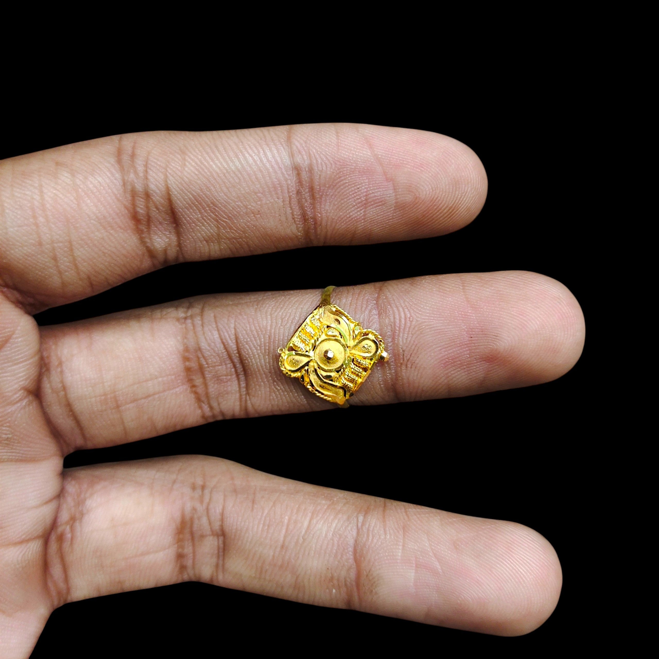 LADIES RING- (SIZE: 13 ) WGT: 1.010 GM APPROX BIS CERTIFIED HUID HALLMARK 916 22KT GOLD RING FOR WOMEN 1 PIECE.