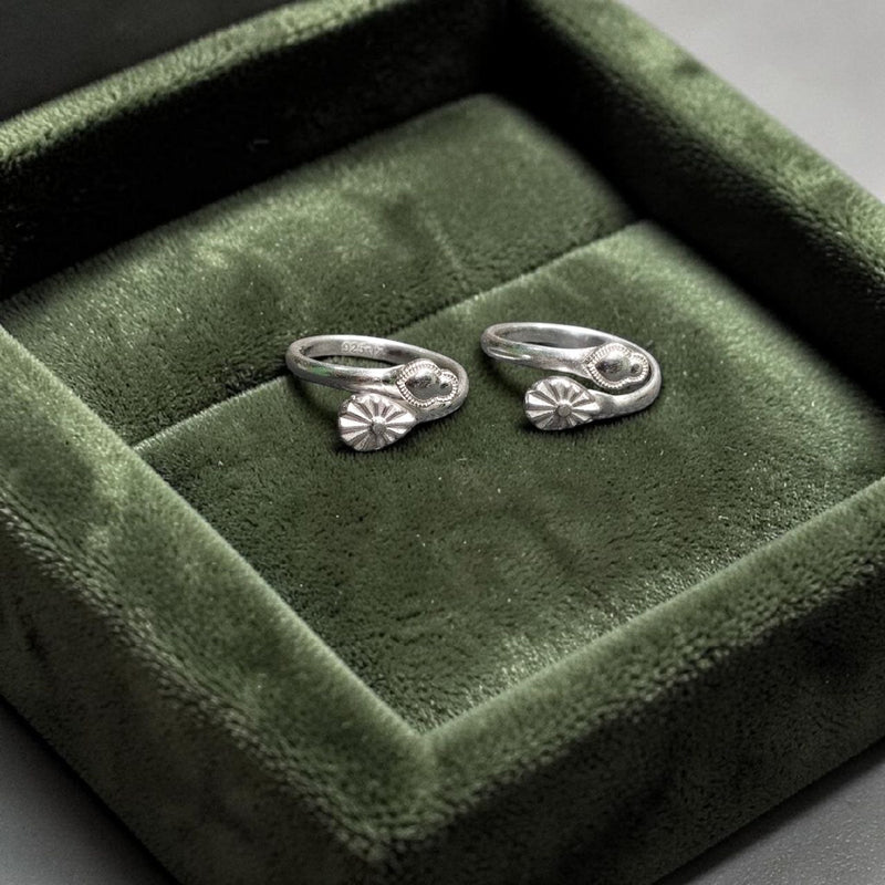SILVER TOE RING- CERTIFIED BIS HUID HALLMARK 925 SILVER TOE RING (BICHIYA) 1 PAIR FOR REGULAR USE- (SOLD ON MRP).