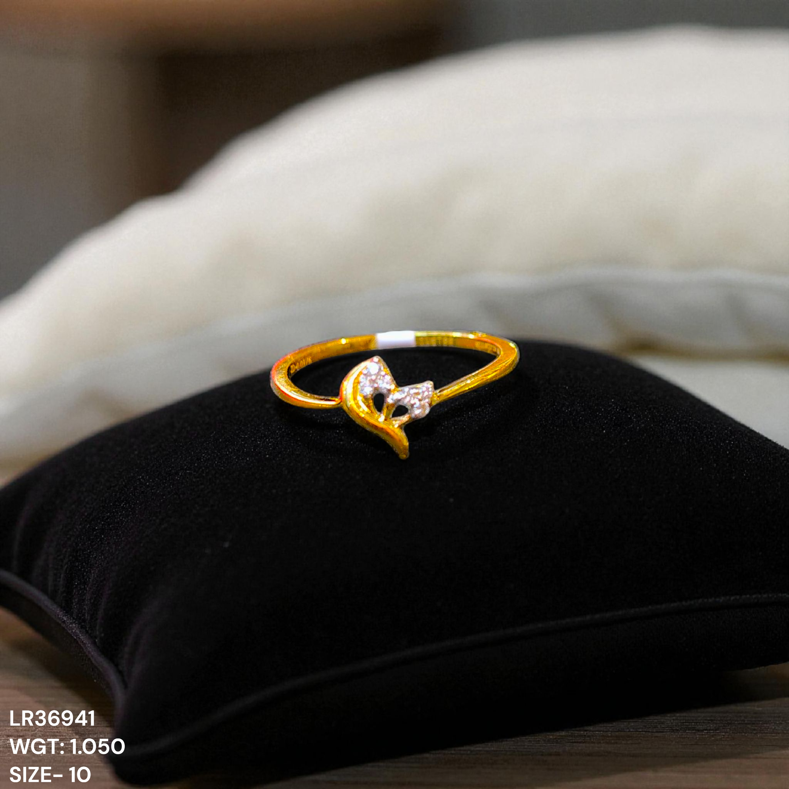 (GLFR18) RAJLAXMI DIAMOND JEWELLERY (SIZE:10) - WGT: 1.050 GM - NATURAL DIAMOND (0.03 CENT) HUID HALLMARK 18KT DIAMOND FINGER RING FOR WOMEN WITH CERTIFICATE OF AUTHENTICITY BY ZORBA (DESIGN NO: LR36941).