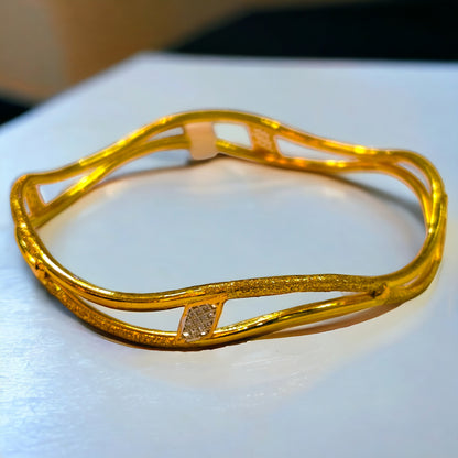 TRJ MTO (CAW) DUPLEX AJAX DESIGN HALLMARK 22KT GOLD COVER BANGLE 1 PIECE APPROX WGT: 2.500 GM FOR WOMEN - (BILL MANDATORY -EXCHANGE FOR LIFETIME IN STORE ONLY).