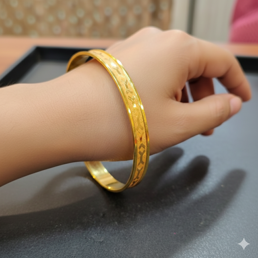 (GSN22) TRJ WGT: 1.530 GM APPROX (SIZE-25) 22KT HUID HALLMARK GOLD CHILA SOCKET CHURI 1 PAIR.