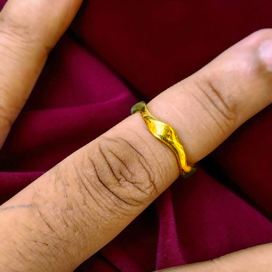 TRJ (SIZE: 11) WGT: 1.380 GM APPROX BIS CERTIFIED HUID HALLMARK 9KT GOLD FINGER RING FOR WOMEN 1 PIECE FOR REGULAR USE.