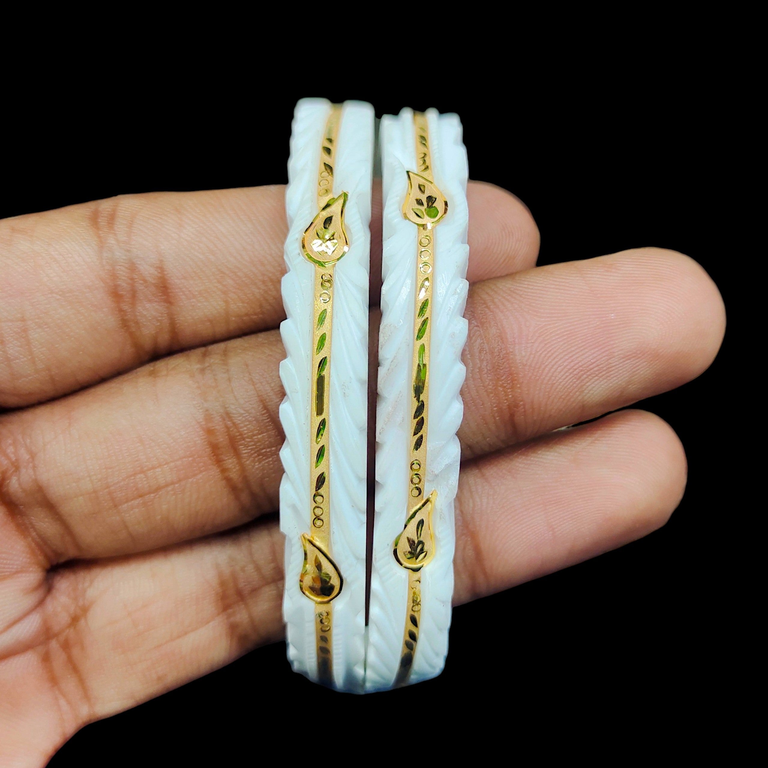 GSB9K- SIZE:26 (WGT: 1.250 GM APPROX) BIS CERTIFIED HUID HALLMARK 375 9KT GOLD SAKHA BADHANO 1 PAIR FOR WOMEN (CHILA PATH DESIGN) NOT FOR REGULAR USE. (GUBGAM)-(51258X)