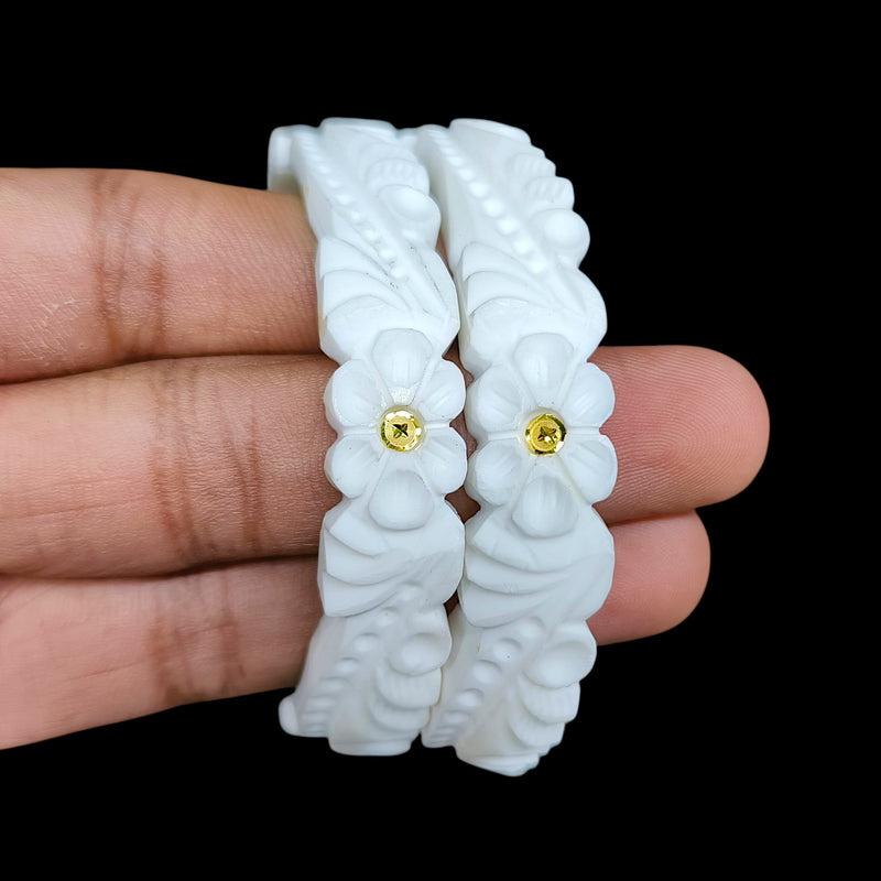 GSB9K- (E5AX9K)-(W9D34Q) (SIZE:25) (WGT: 0.210 GM APPROX) BIS CERTIFIED HUID HALLMARK 375 9KT GOLD SAKHA BADHANO 1 PAIR FOR WOMEN NOT FOR REGULAR USE.