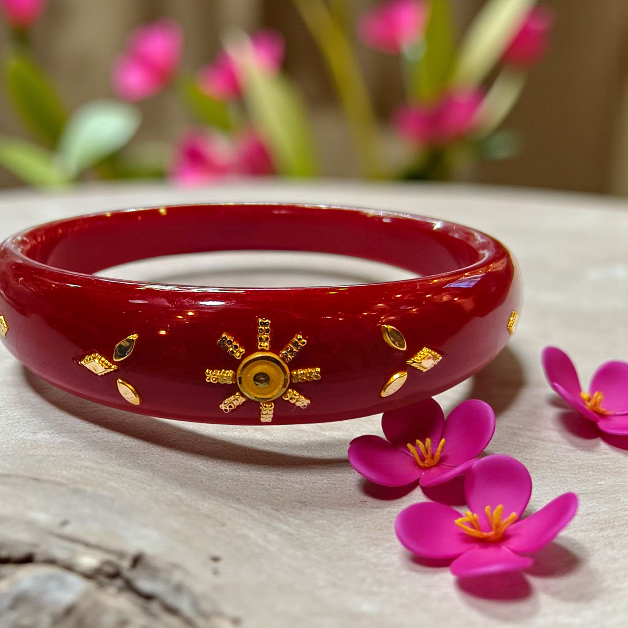 (GBP18) RED COLOUR HUID HALLMARK 18KT GOLD BRACELET POLA 1 PIECE FOR MARRIED WOMEN (REGULAR USE) APPROX WGT: 0.250 GM