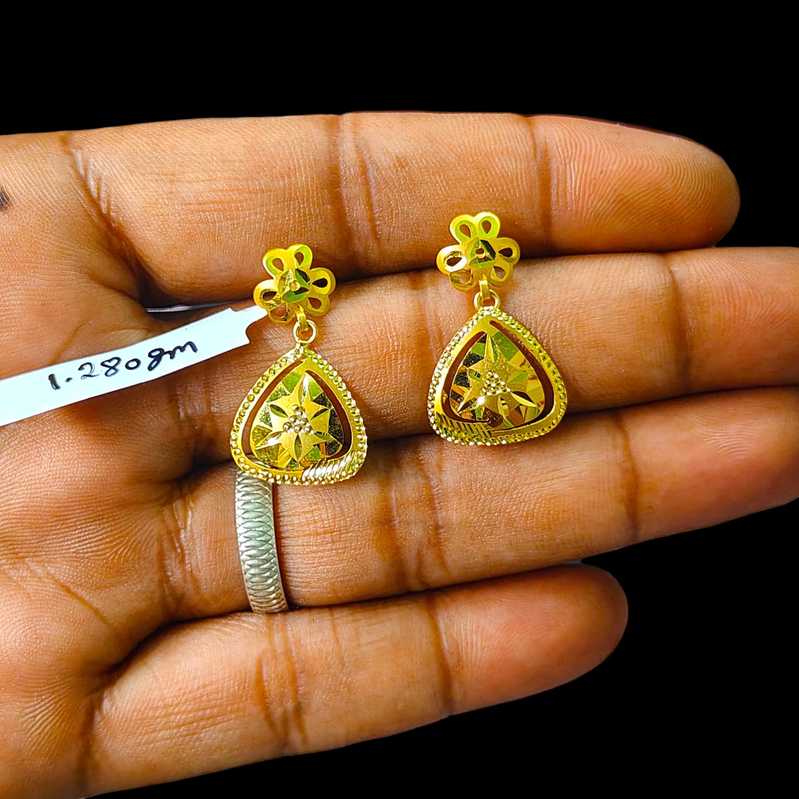 GOLD EARRINGS- WGT: 1.280 GM APPROX BIS CERTIFIED HUID HALLMARK 9KT GOLD EARRINGS 1 PAIR FOR WOMEN (BEST FOR GIFT IN MARRIAGE).