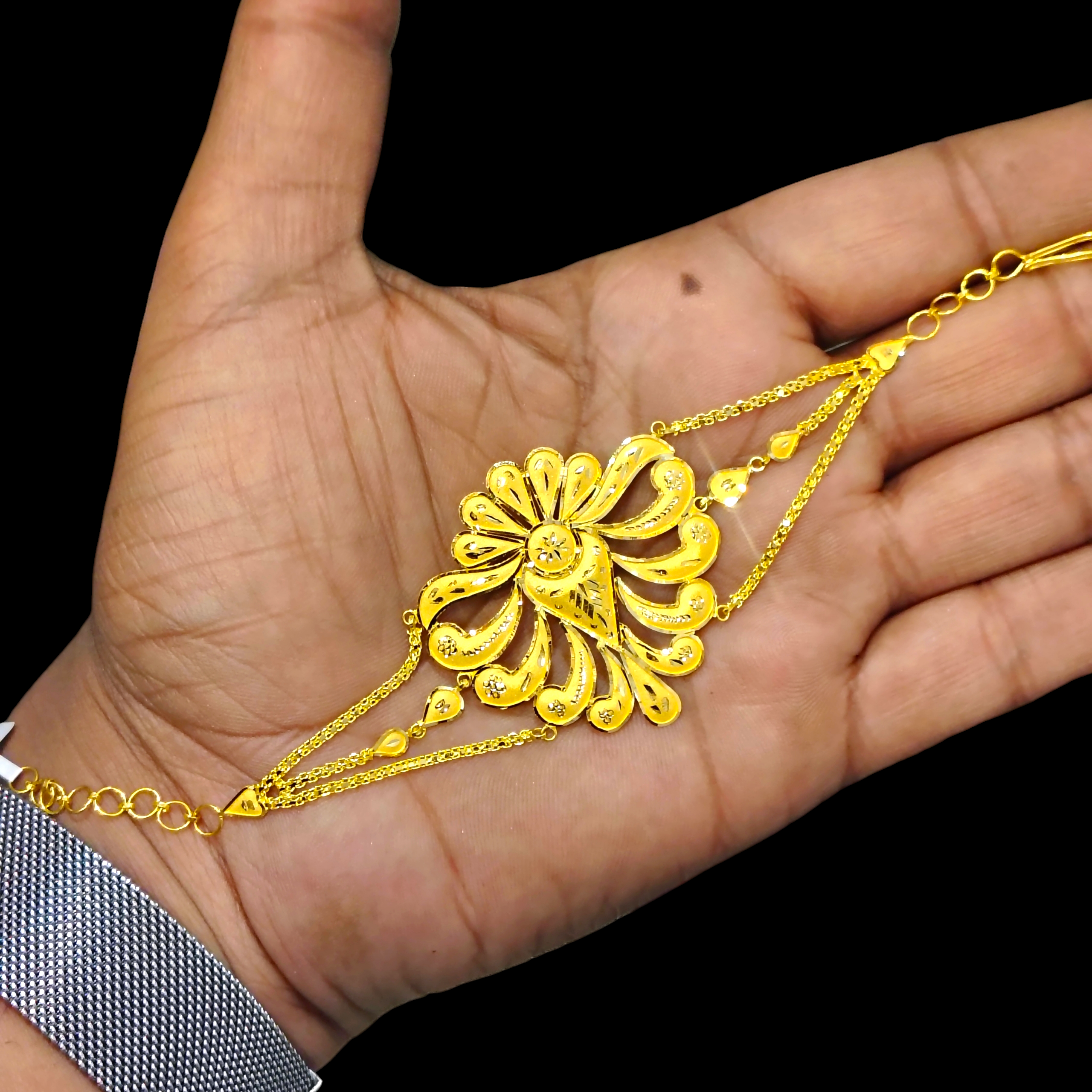 (GMW) RAJLAXMI WGT: 5.810 GM APPROX CERTIFIED BIS HUID HALLMARK 916 22KT GOLD MANTASHA FOR WOMEN (STANDARD ADJUSTABLE SIZE).