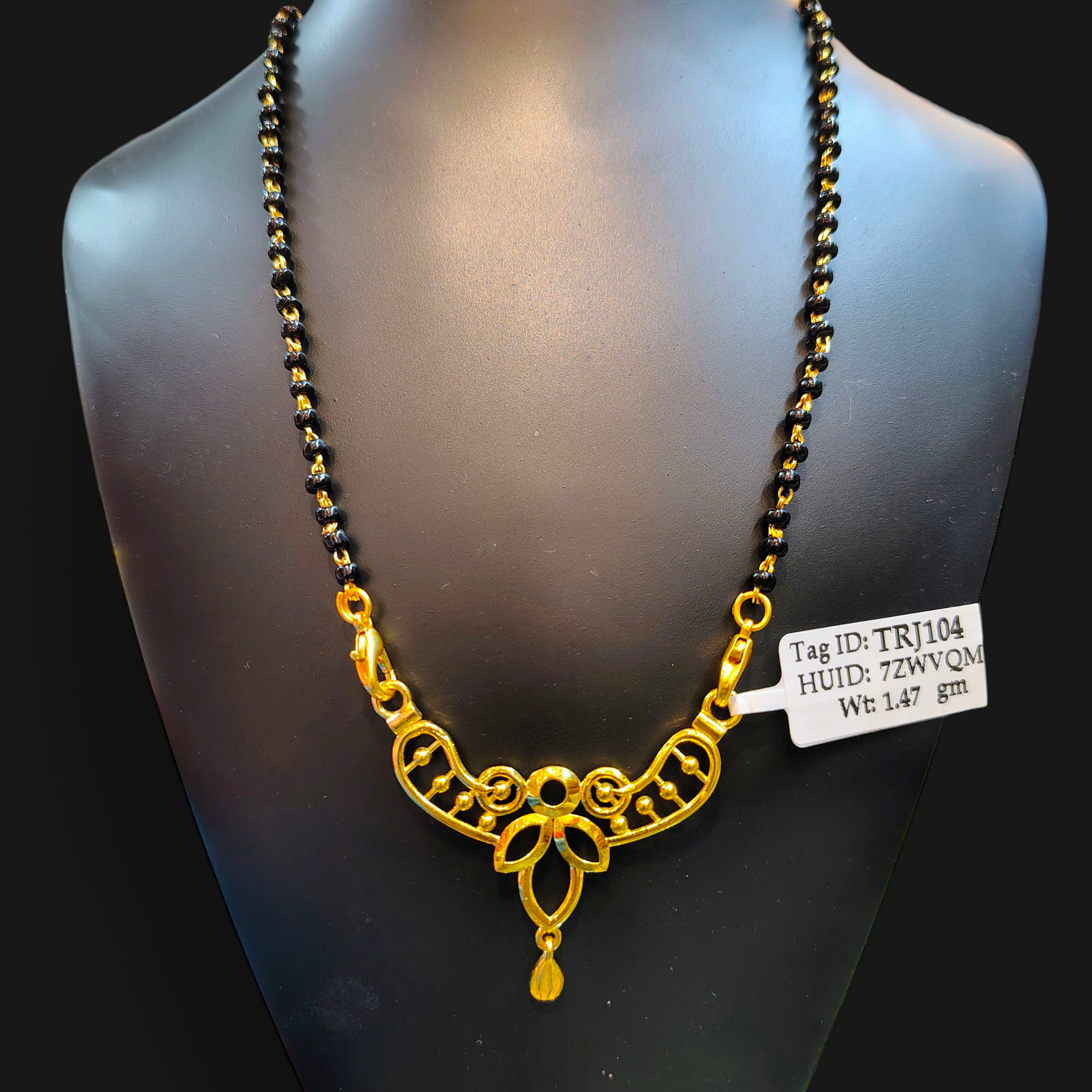 (GPM9) TRJ WGT: 1.470 GM APPROX BIS CERTIFIED HUID HALLMARK 9KT GOLD PENDANT FOR WOMEN 1 PIECE FOR REGULAR USE.