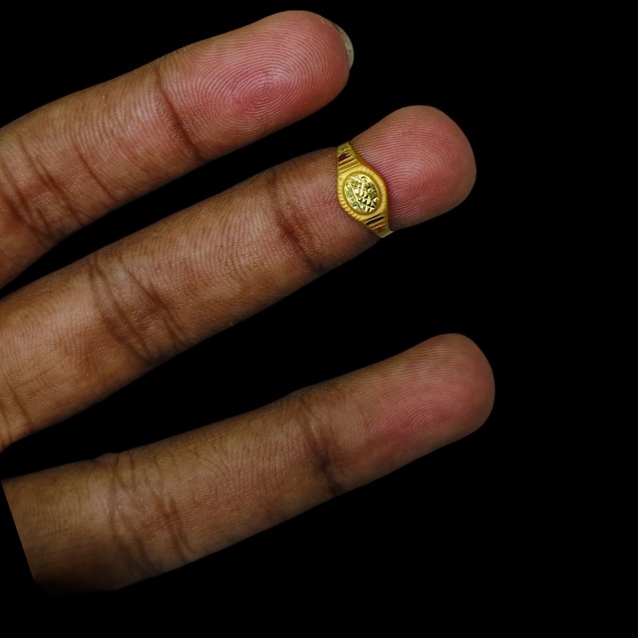 BABY JEWELLERY- TRJ WGT: 0.340 GM APPROX 375 9KT HUID HALLMARK GOLD BABY FINGER RING 1 PIECE FOR RICE CEREMONY & BIRTHDAY.