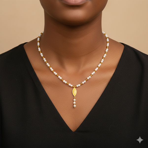 GOLD LOCKET- WGT: 0.190 GM APPROX BIS CERTIFIED HUID HALLMARK 22KT GOLD MOTI LOCKET 1 PIECE FOR WOMEN (WITH PUTI CHAIN).