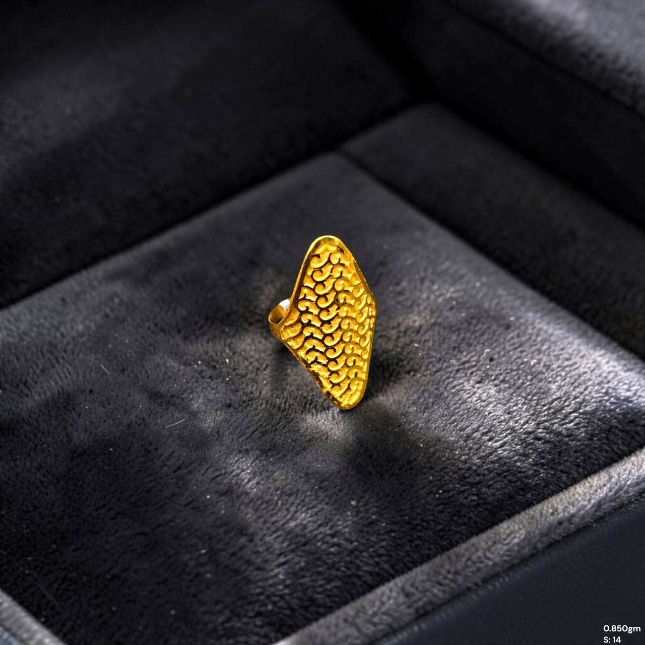LADIES RING- (SIZE: 14) WGT: 0.850 GM APPROX BIS CERTIFIED HUID HALLMARK 9KT GOLD FINGER RING FOR WOMEN 1 PIECE