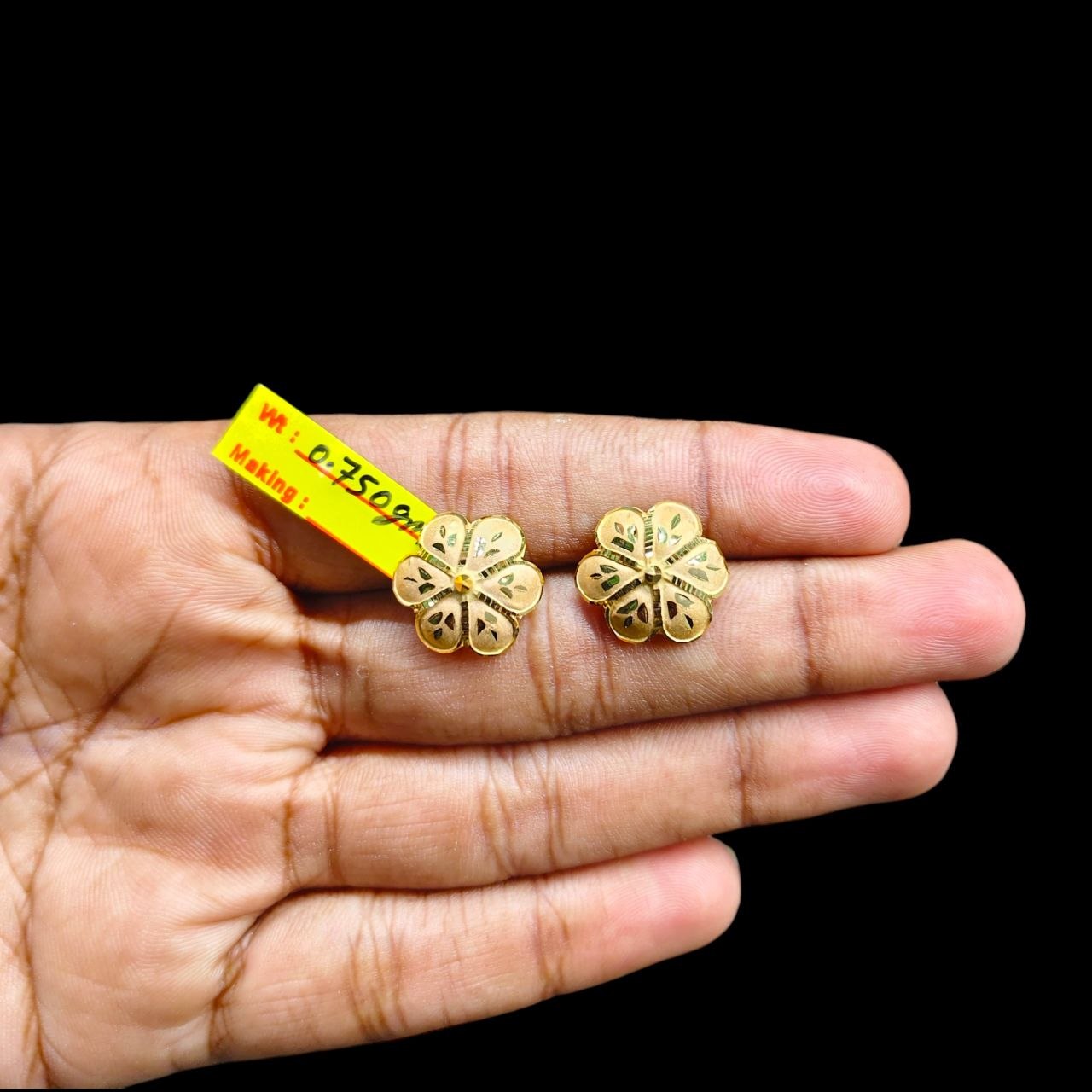 GOLD TOPS- BIS CERTIFIED (WGT: 0.750 GM APPROX) HUID HALLMARK 375 9KT GOLD TOPS 1 PAIR BEST FOR MARRIAGE GIFT.