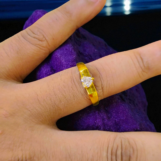 TRJ (SIZE: 23) CERTIFIED BIS HUID HALLMARK 750 18KT GOLD LADIES FINGER RING FOR WOMEN 1 PIECE (WGT: 1.300 GRAM APPROX) STUDDED WITH ITALIAN VVS QUALITY CZ STONE.