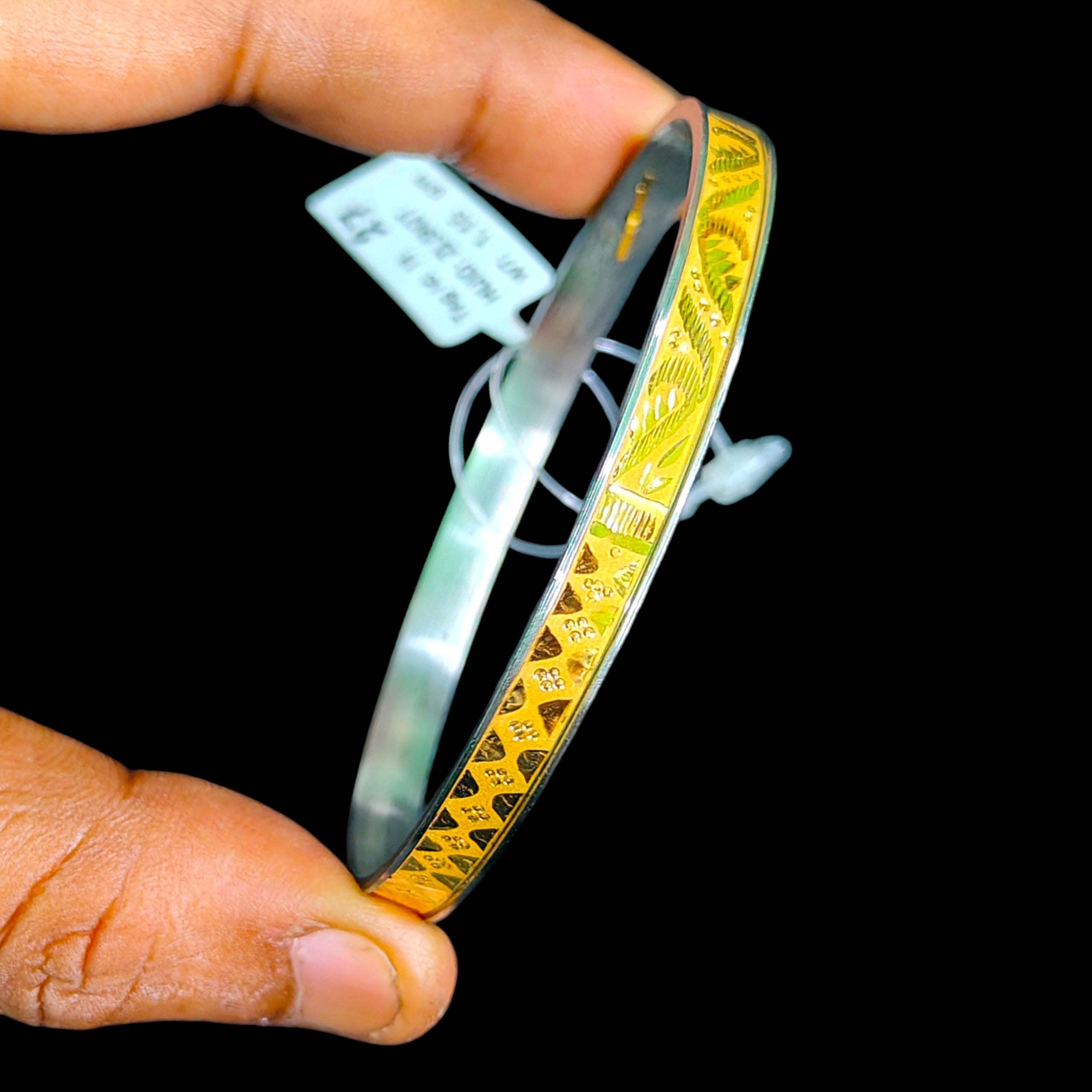 GOLD CHURI NOA- (SIZE: 27) WGT: 1.150 GM APPROX 22KT HUID HALLMARK GOLD NOA BANGLES 1 PIECE.