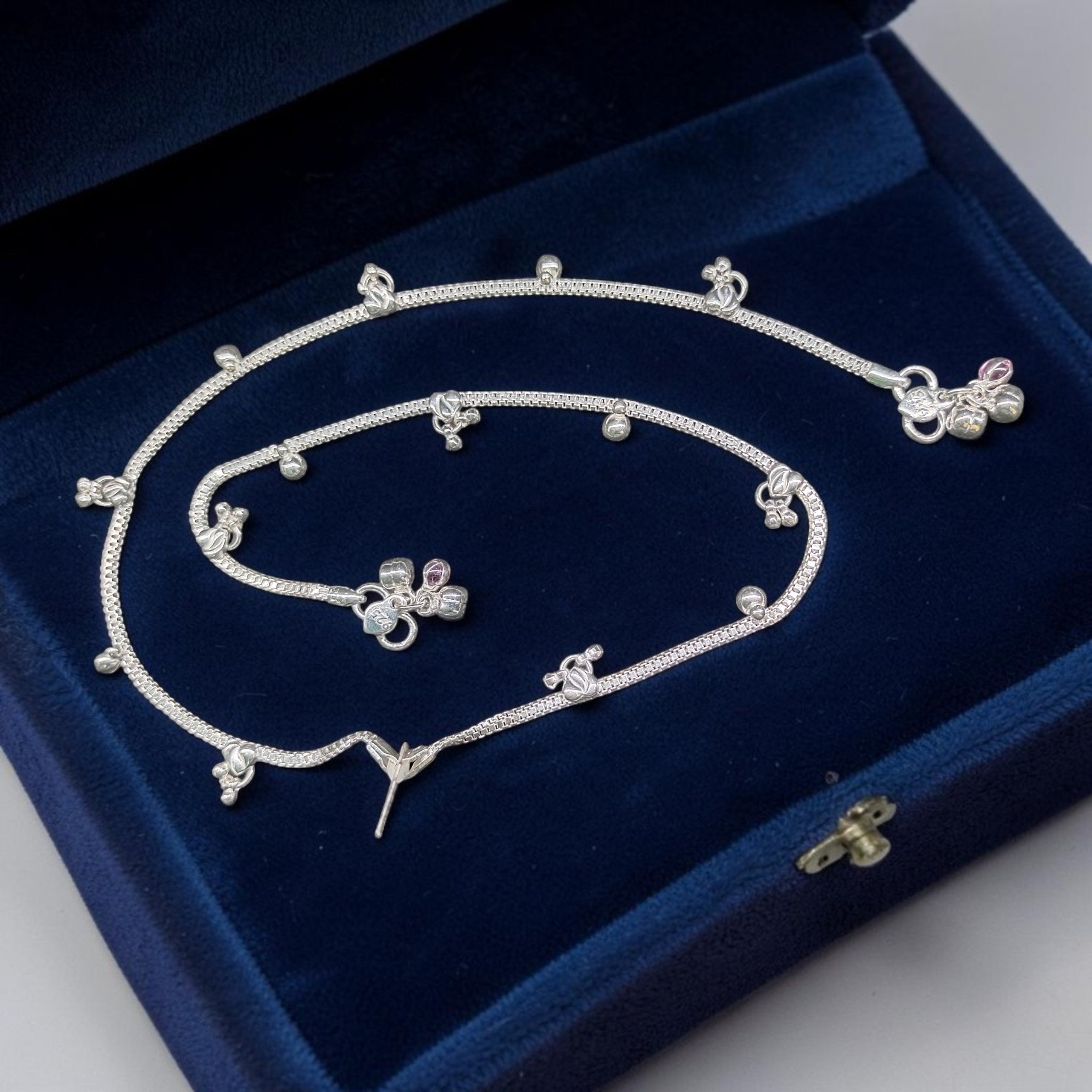 SILVER PAYEL- (WGT: 20.500 GM APPROX) BIS HALLMARK 925 SILVER PAYEL (ANKLET) 1 PAIR LENGTH: 10 INCH FOR WOMEN.