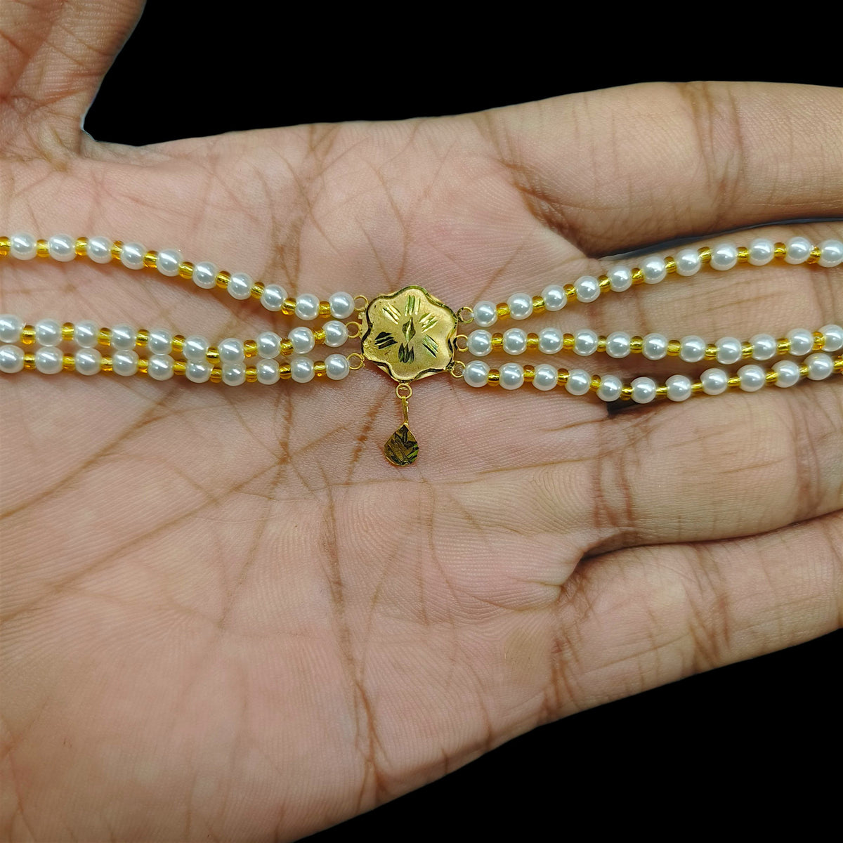 GMC9K- (C2QKPP)-(WGT: 0.250 GM APPROX) BIS CERTIFIED HUID HALLMARK 375 9KT GOLD MOTI CHOKER 1 PIECE WITH ADJUSTABLE TASSEL FOR GIFT IN MARRIAGE.