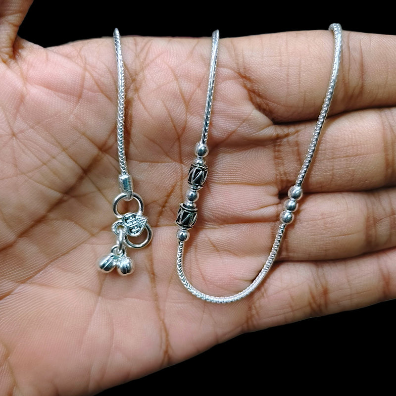 SILVER PAYEL- (A40) (WGT: 15.400 GM APPROX) 625 SILVER PAYEL (ANKLET) 1 PAIR LENGTH: 10