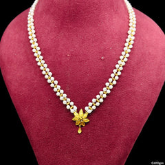 GMP22K- WGT: 0.610 GM APPROX CERTIFIED BIS HUID HALLMARK 916 22KT GOLD MOTI PENDANT 1 PIECE FOR WOMEN.