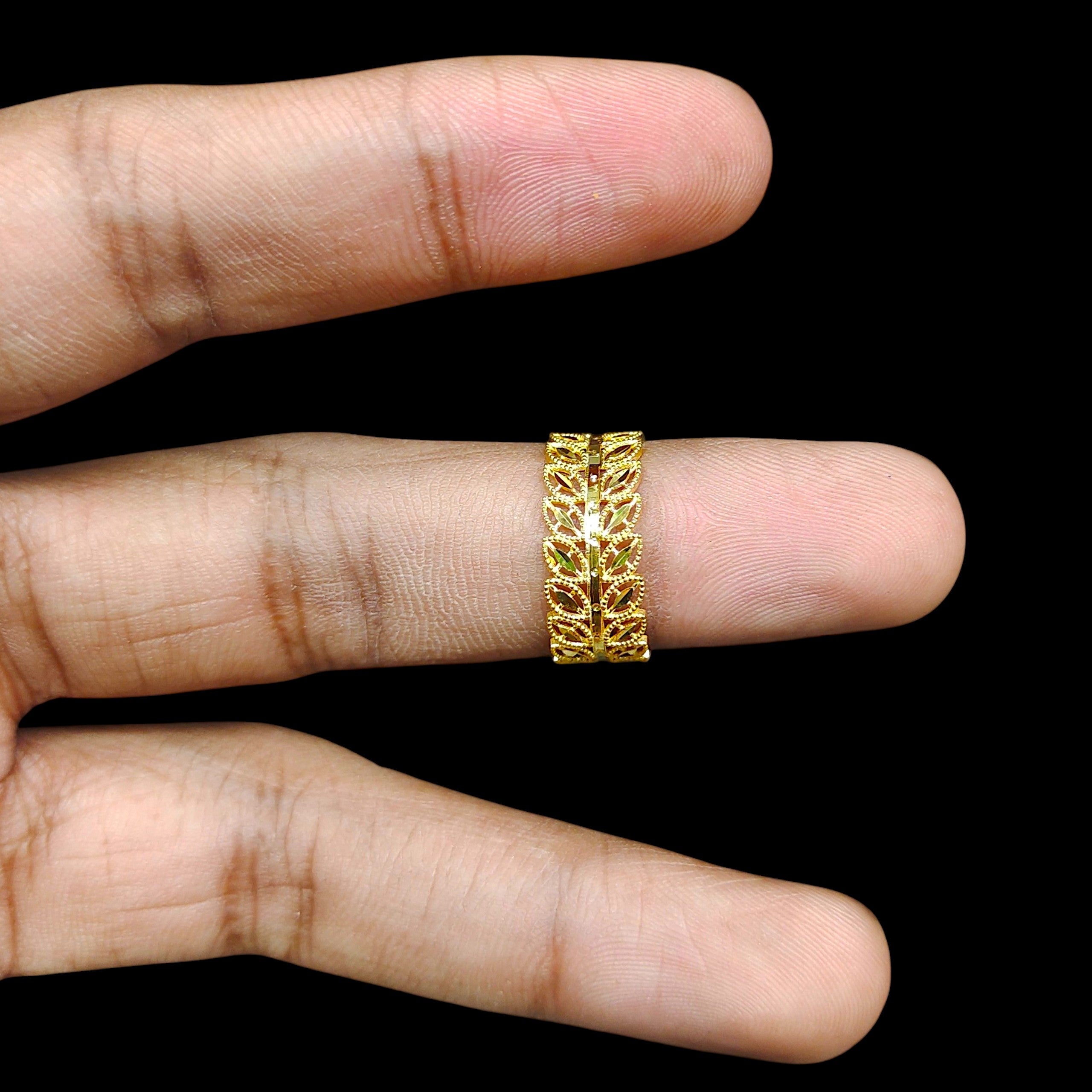 LADIES RING- (SIZE: 13) WGT: 1.710 GM APPROX BIS CERTIFIED HUID HALLMARK 9KT GOLD THUMB RING FOR UNISEX 1 PIECE.