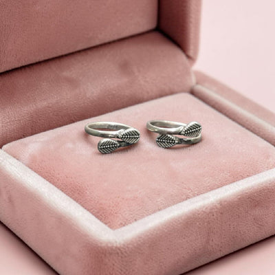 SILVER TOE RING- CERTIFIED BIS HUID HALLMARK 925 SILVER TOE RING (BICHIYA) 1 PAIR FOR REGULAR USE- (SOLD ON MRP).