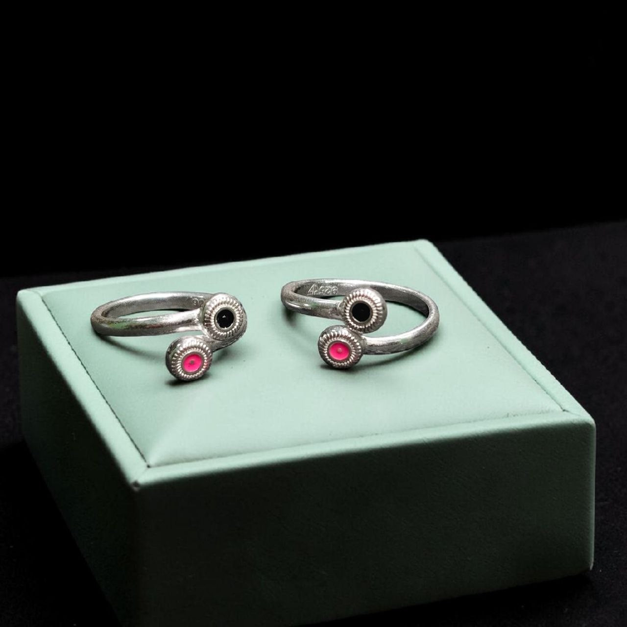 SILVER TOE RING- CERTIFIED BIS HUID HALLMARK 925 SILVER TOE RING (BICHIYA) 1 PAIR FOR REGULAR USE- (SOLD ON MRP).