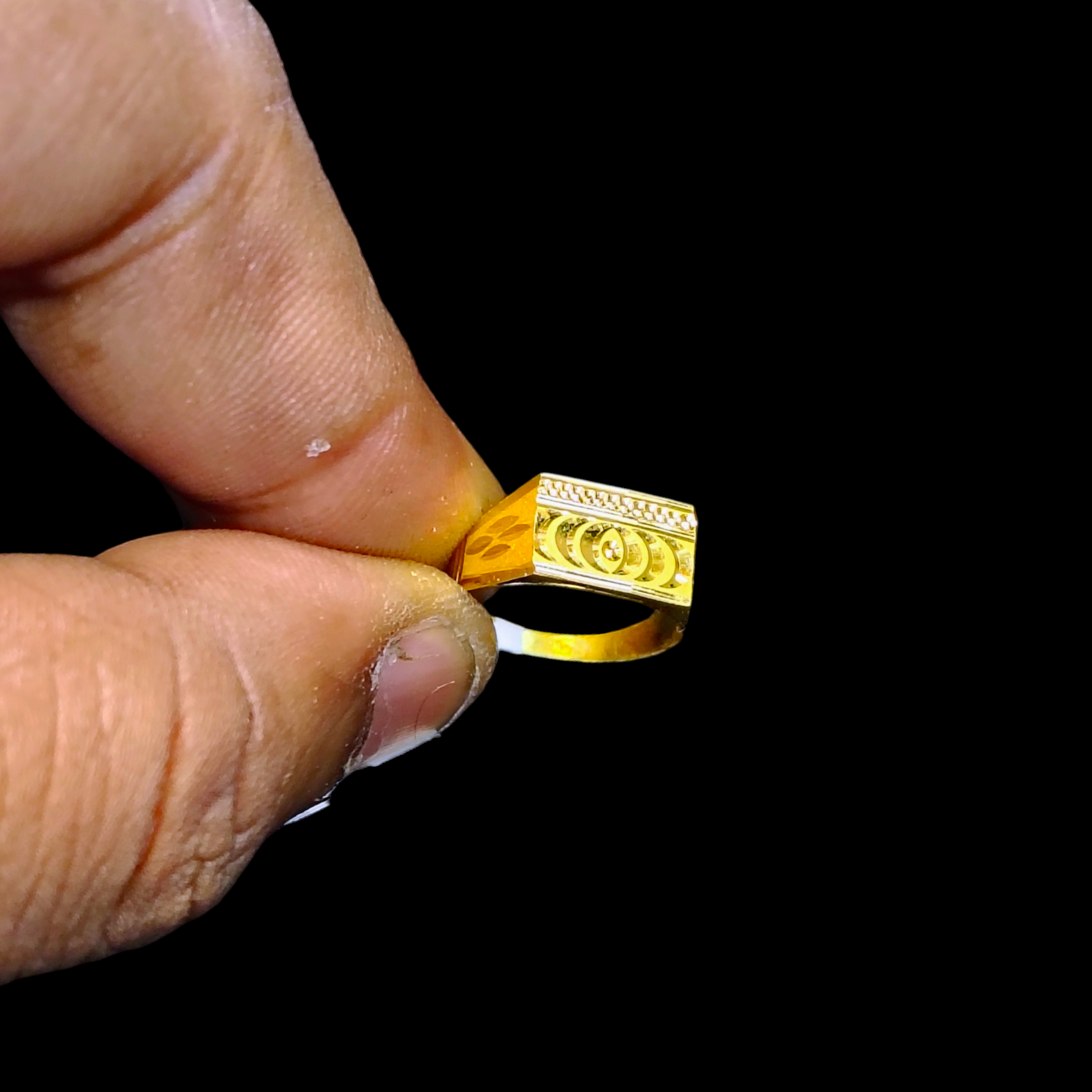 (GBJ) TRJ WGT: 0.780 GM APPROX 22KT HUID HALLMARK GOLD BABY FINGER RING 1 PIECE FOR RICE CEREMONY & BIRTHDAY.