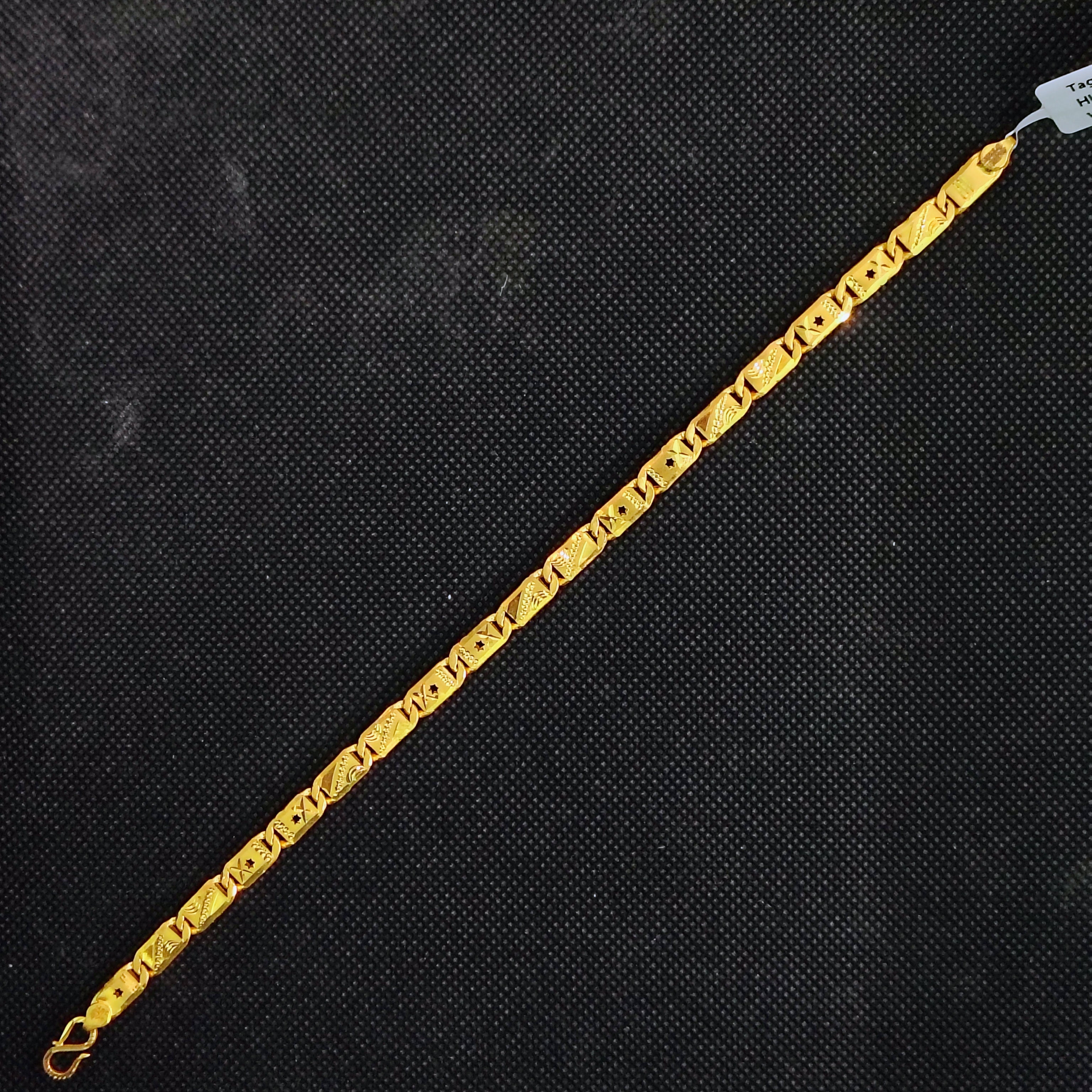 GOLD WRISTLET- 8" INCH WGT: 6.070 GM APPROX HUID HALLMARK 22KT GOLD WRISTLET 1 PIECE FOR MEN.