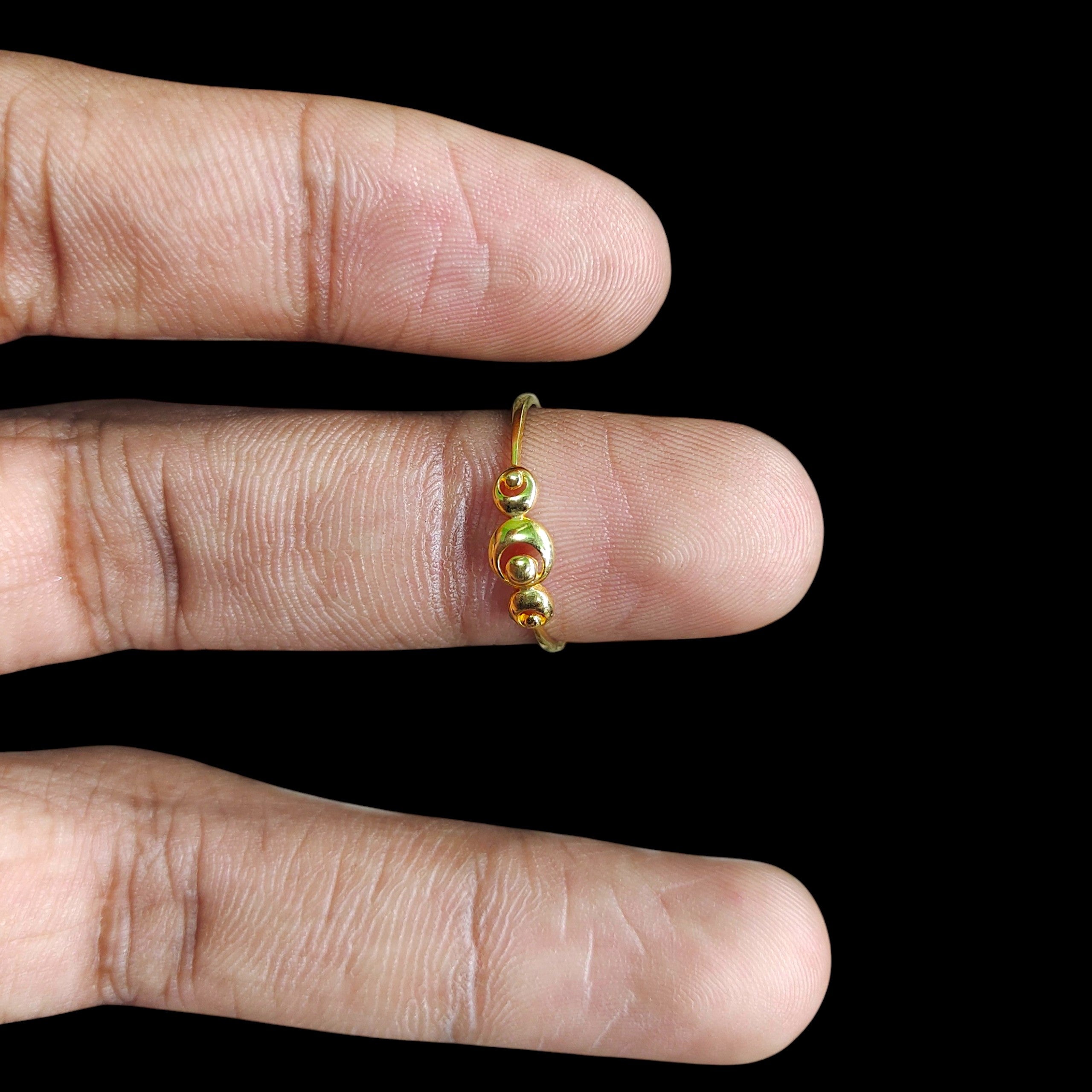 LADIES RING- (SIZE: 16) WGT: 0.730 GM APPROX 14KT HALLMARK GOLD RING FOR WOMEN 1 PIECE.