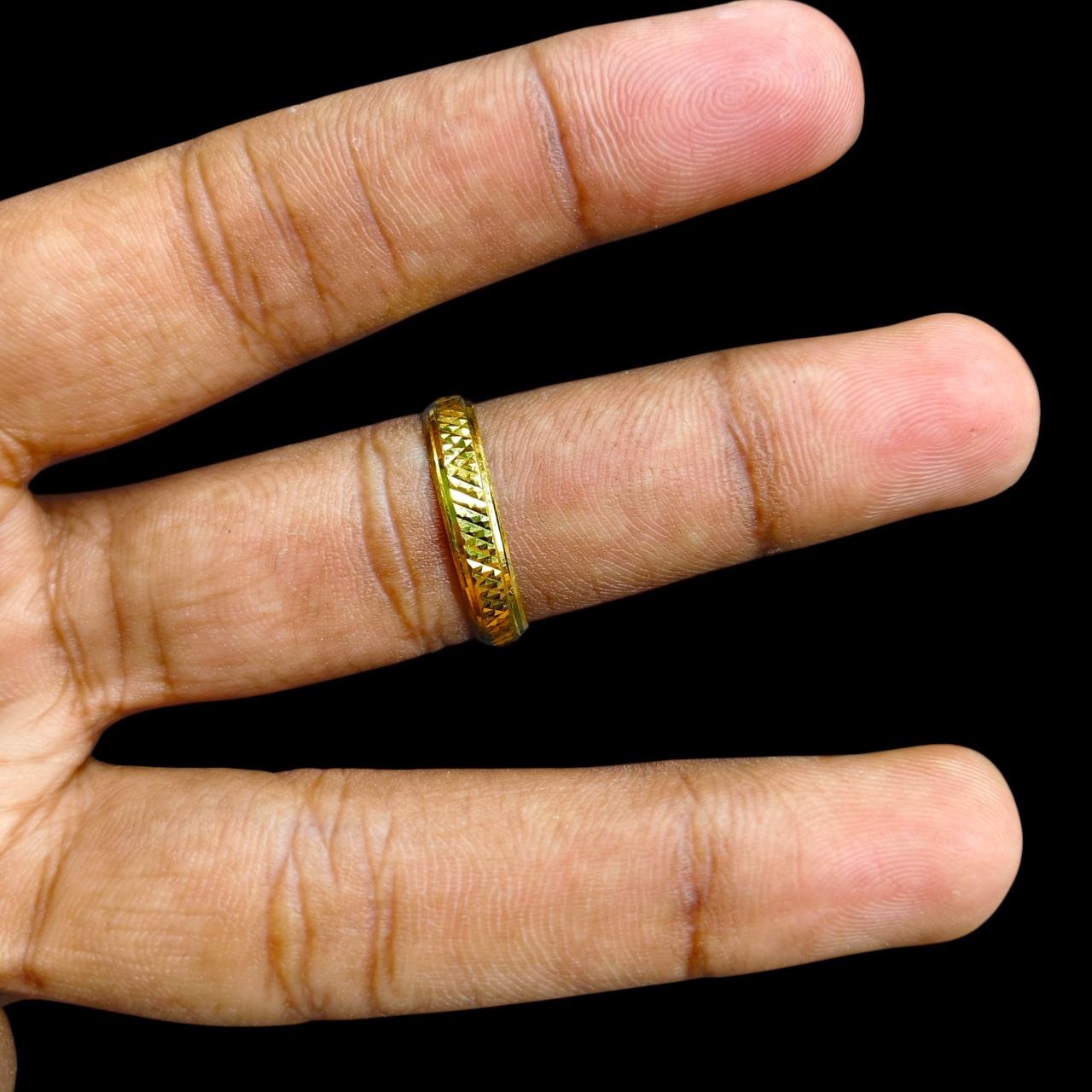 LADIES RING- (SIZE: 21) WGT: 1.100 GM APPROX BIS CERTIFIED HUID HALLMARK 9KT GOLD THUMB RING FOR UNISEX 1 PIECE.(RVCT24)