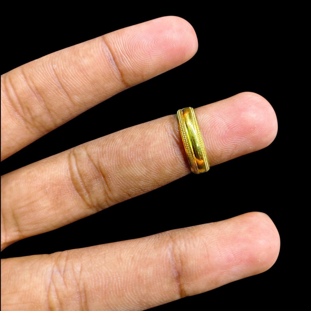 LADIES RING- (SIZE: 10 ) WGT: 1.370 GM APPROX BIS CERTIFIED HUID HALLMARK 9KT GOLD THUMB RING FOR UNISEX 1 PIECE.(FGKUB7)