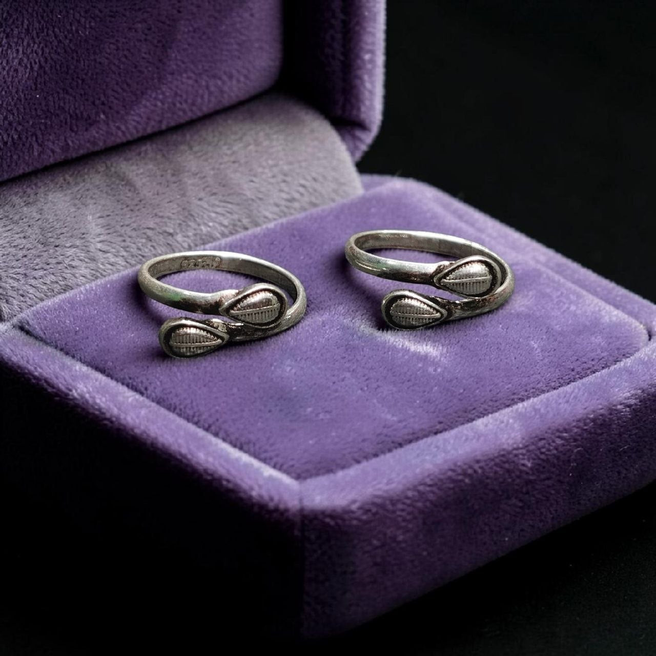 SILVER TOE RING- CERTIFIED BIS HUID HALLMARK 925 SILVER TOE RING (BICHIYA) 1 PAIR FOR REGULAR USE- (SOLD ON MRP).