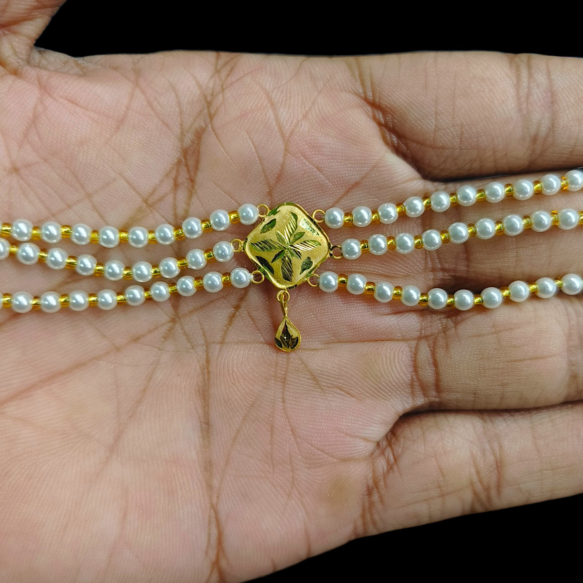 GMC9K- (CL5GFX)-(WGT: 0.260 GM APPROX) BIS CERTIFIED HUID HALLMARK 375 9KT GOLD MOTI CHOKER 1 PIECE WITH ADJUSTABLE TASSEL FOR GIFT IN MARRIAGE.