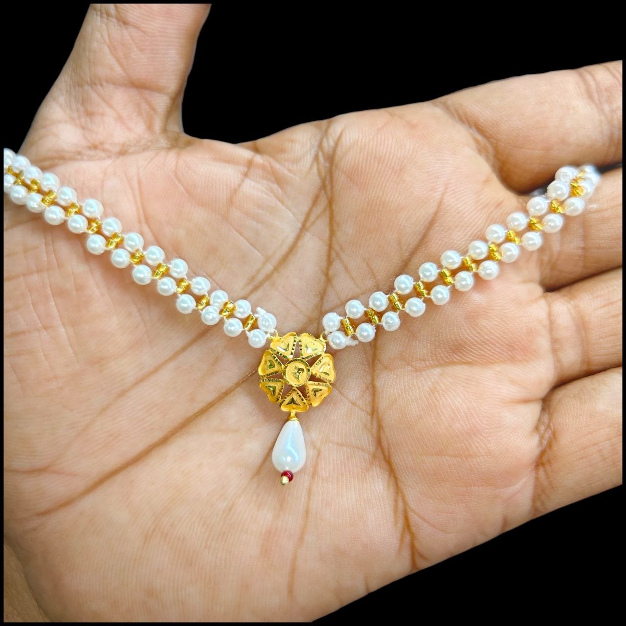 GMP22K- WGT: 0.620 GM APPROX CERTIFIED BIS HUID HALLMARK 916 22KT GOLD MOTI PENDANT 1 PIECE FOR WOMEN.