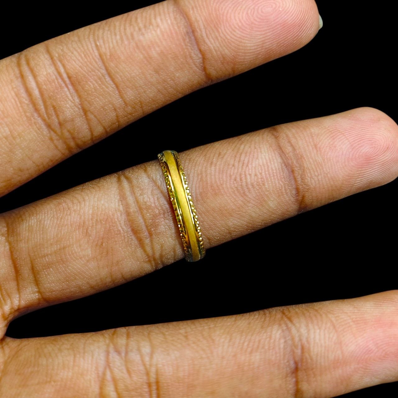 LADIES RING- (SIZE: 24) WGT: 0.600 GM APPROX BIS CERTIFIED HUID HALLMARK 9KT GOLD THUMB RING FOR UNISEX 1 PIECE.(WJUGZ2)