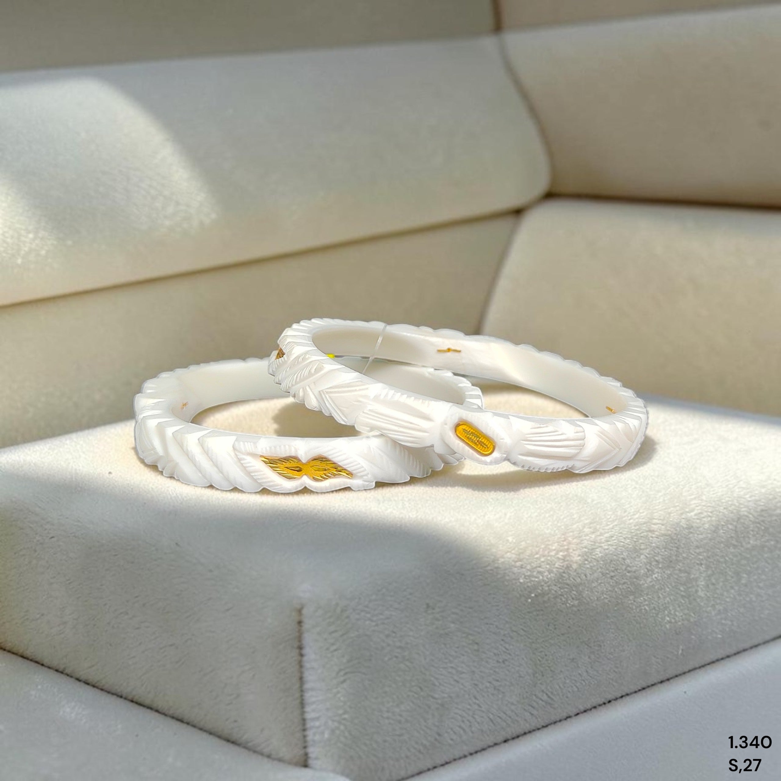 GSB22K- SIZE:27 (WGT: 1.340 GM APPROX) BIS CERTIFIED HUID HALLMARK 22KT GOLD SAKHA BADHANO 1 PAIR FOR WOMEN FOR REGULAR USE.