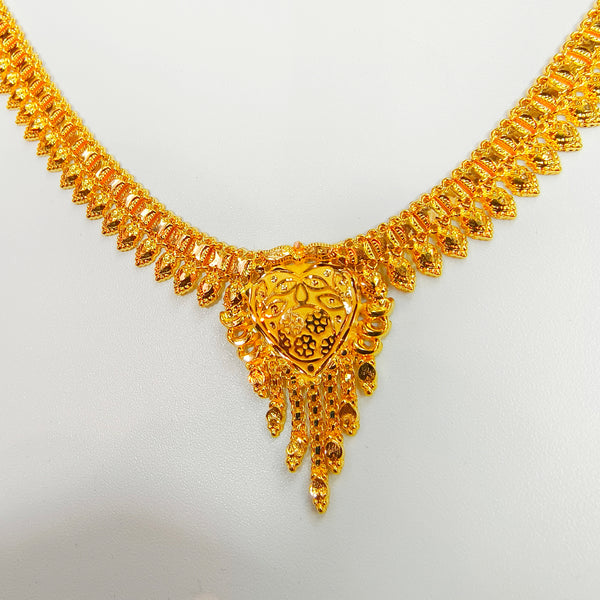 BIS CERTIFIED WGT: 6.420 GM APPROX HUID HALLMARK 22KT 916 GOLD NECKLACE CHOKER 1 PIECE FOR WOMEN(LAPPA DESIGN).