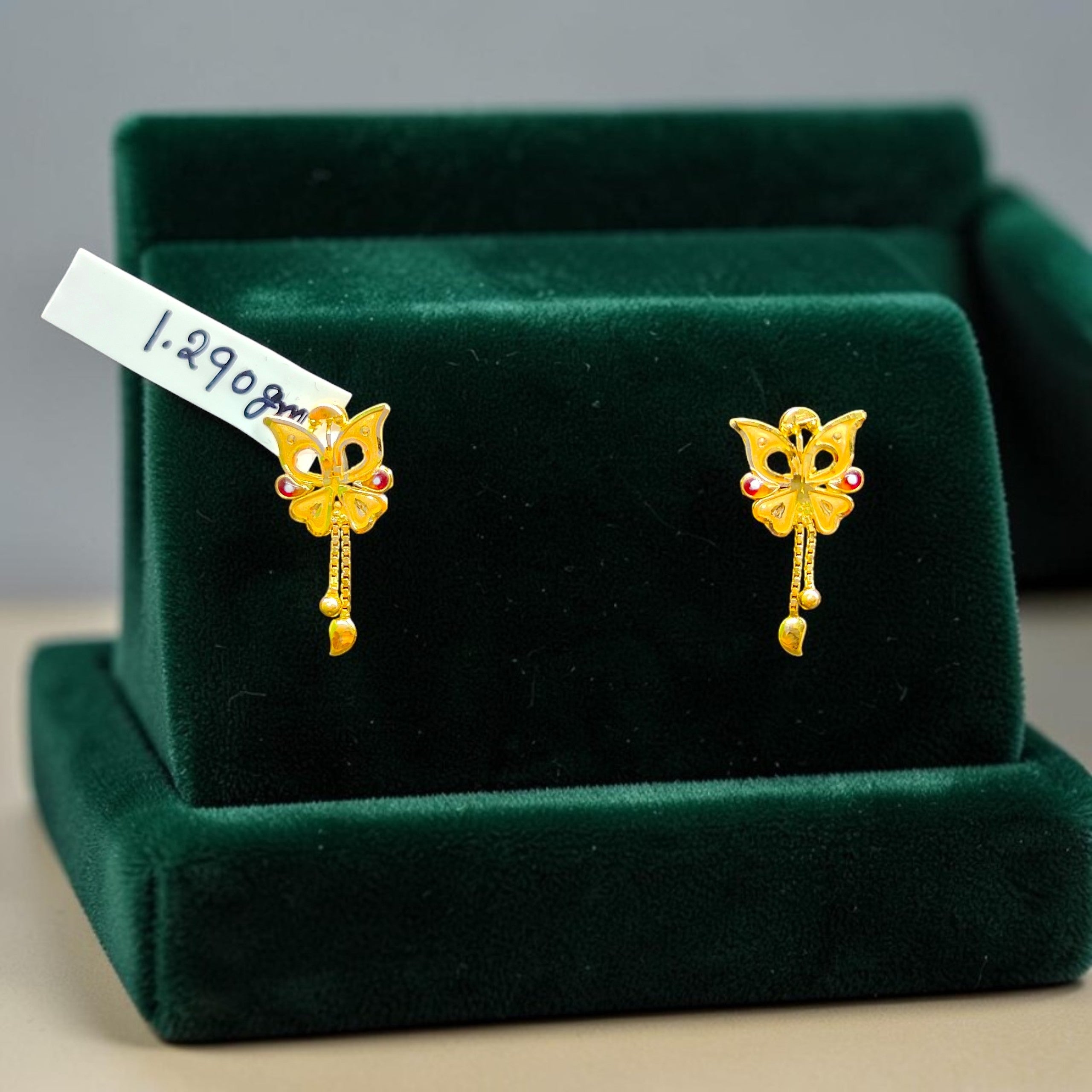 GOLD TOPS- BIS CERTIFIED WGT: 1.290 GM APPROX HUID HALLMARK 916 22KT GOLD TOPS 1 PAIR FOR WOMEN.