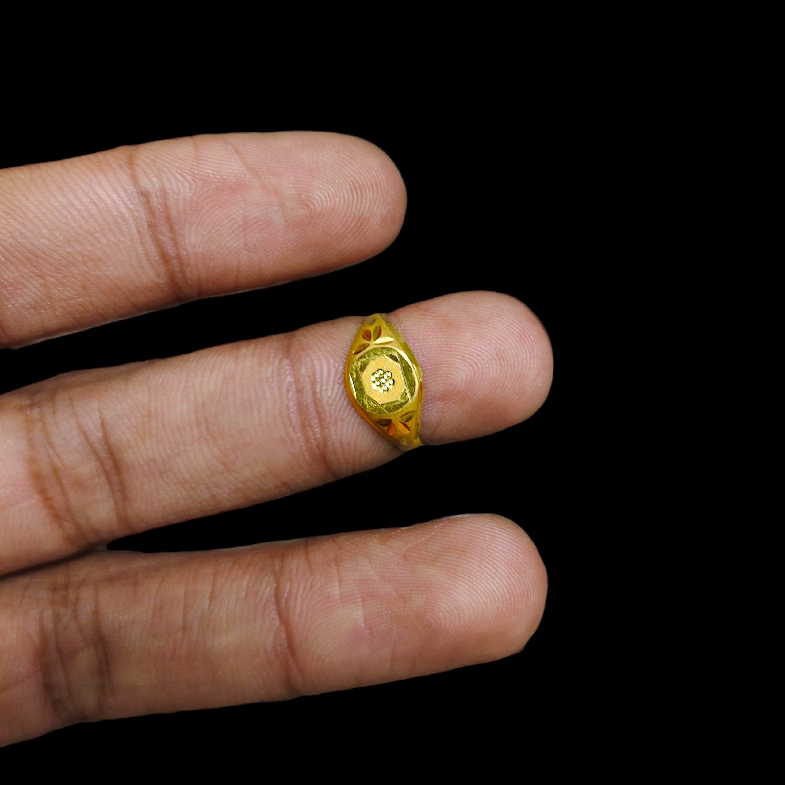 BABY JEWELLERY- TRJ WGT: 0.310 GM APPROX 375 9KT HUID HALLMARK GOLD BABY FINGER RING 1 PIECE FOR RICE CEREMONY & BIRTHDAY.