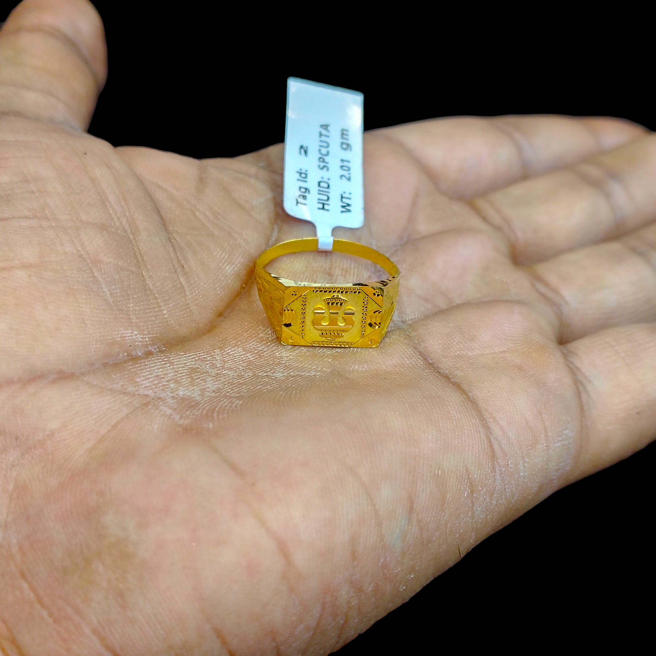 GENTS RING- SIZE:21 (WGT: 2.010 GRAM APPROX) BIS CERTIFIED HUID HALLMARK 916 22KT GOLD GENTS FINGER RING FOR MENS 1 PIECE (REGULAR USE).