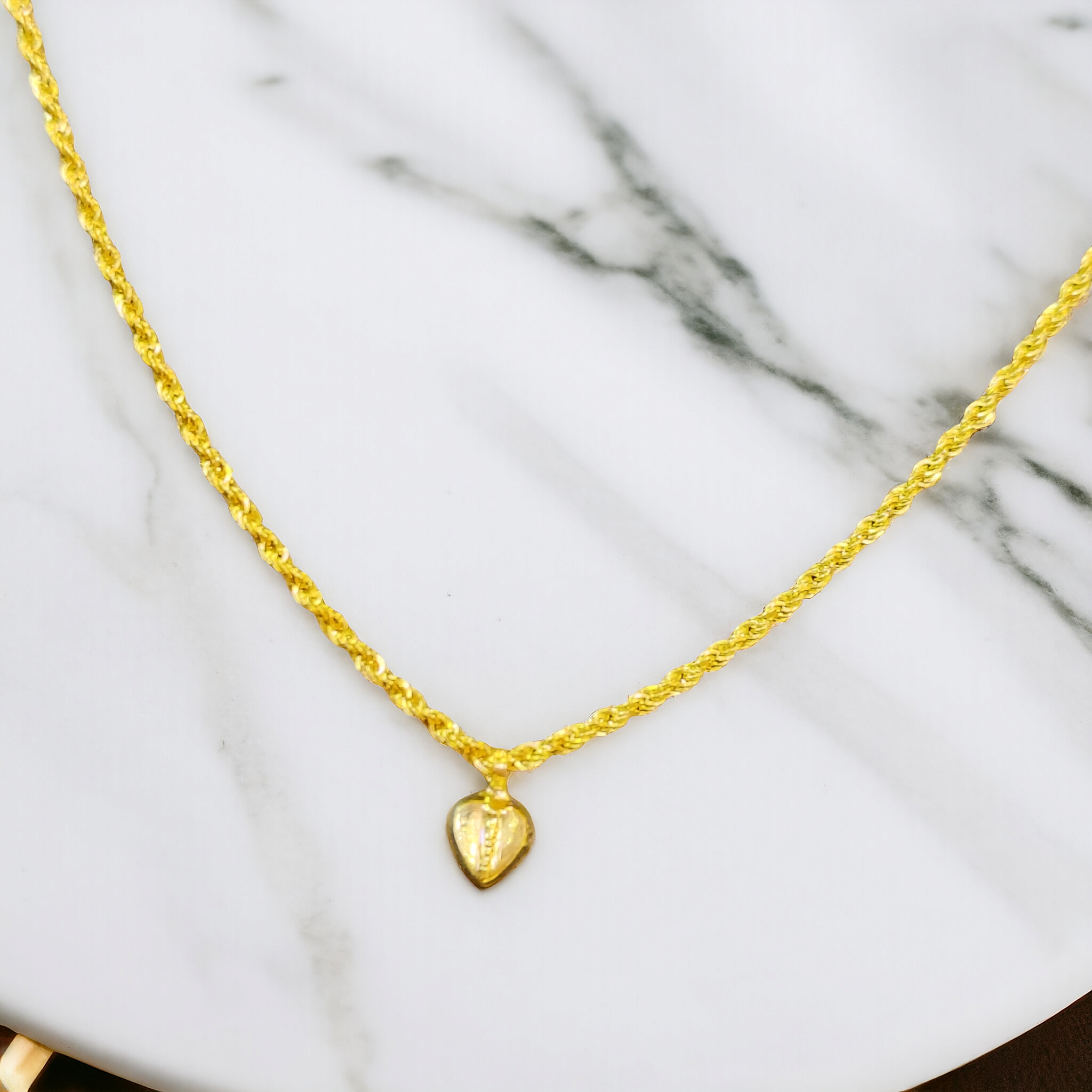 (FREE KDM LOVE LOCKET)- VIRAL ROPE CHAIN (GCS) TRJ WGT: 0.800 GM APPROX HUID HALLMARK 18KT GOLD CHAIN 1 PIECE 16 INCH (FOR SPECIAL GIFT ONLY)NOT FOR DAILY USE.