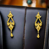 (GEK) TRJ WGT: 1.910 GM APPROX HUID HALLMARK 22KT GOLD EARRINGS KANBALA 1 PAIR FOR WOMEN.