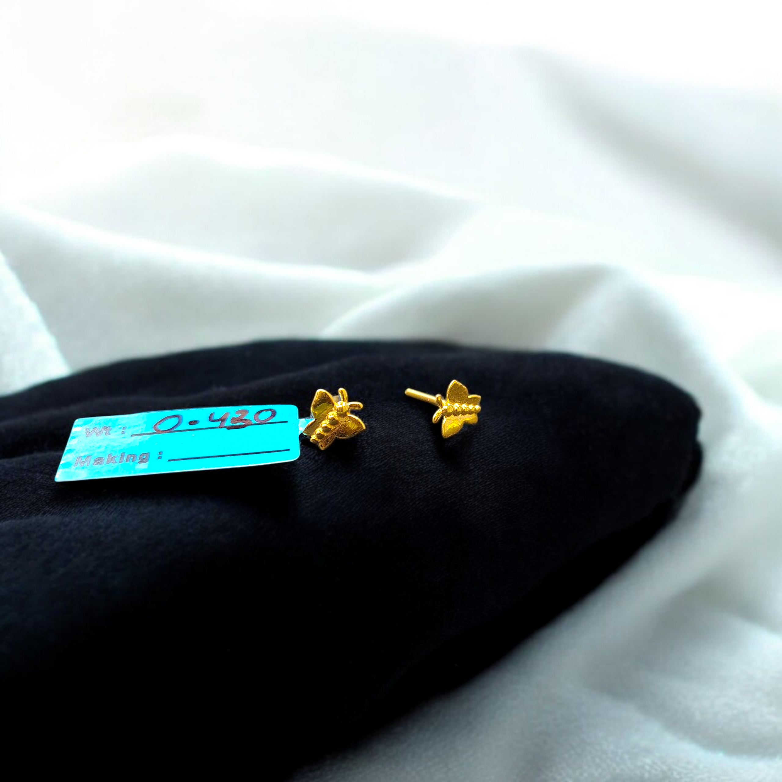 BABY JEWELLERY STUD EARRING- TRJ BABY TOPS WGT: 0.430 GM APPROX BIS CERTIFIED HUID HALLMARK 9KT GOLD STUD EARRINGS FOR WOMEN 1 PAIR FOR REGULAR USE.