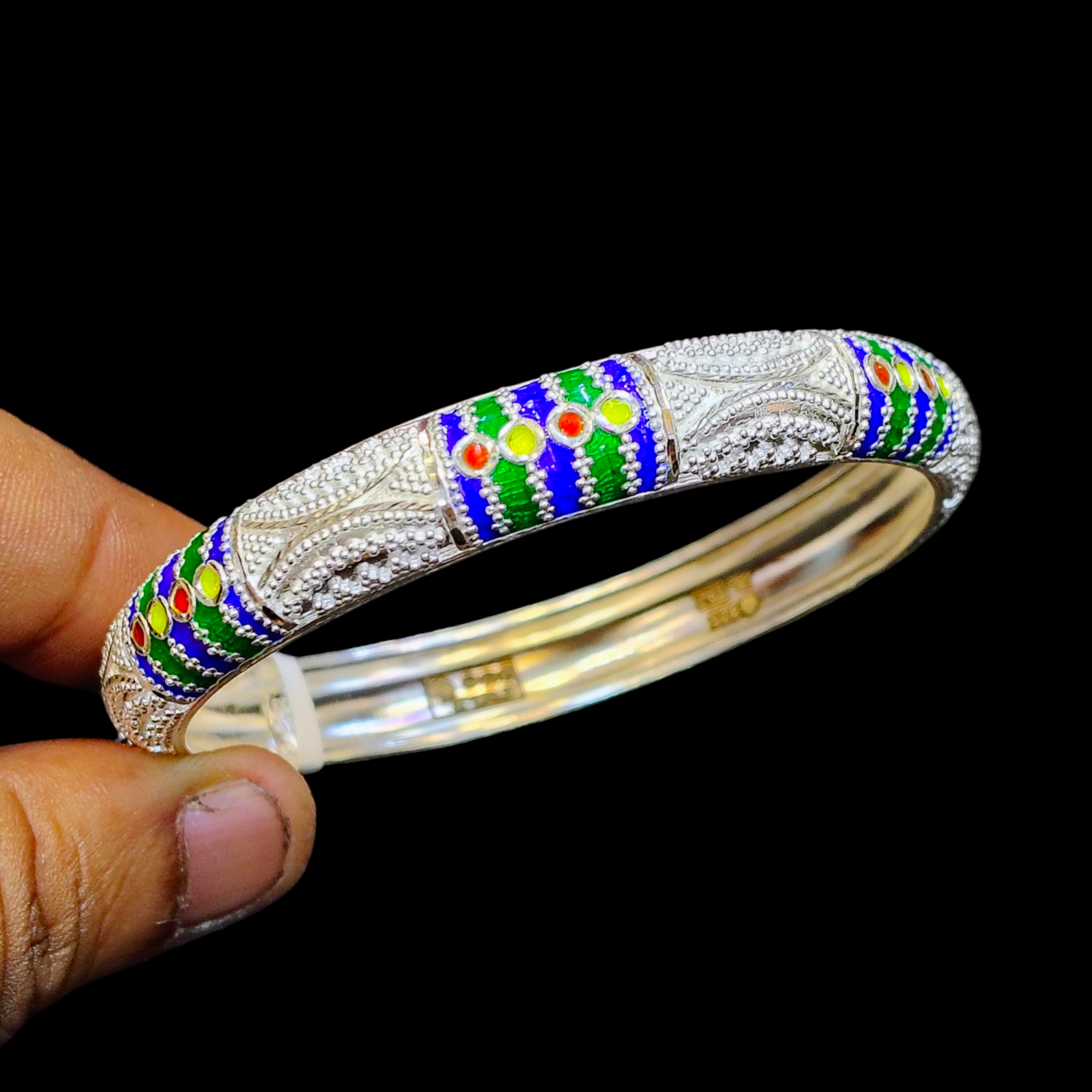 LUXURY SILVER BAUTI- (SIZE 25) CERTIFIED BIS HALLMARK 925 SILVER BAUTI (MANIPUR DESIGN) APPROX WGT: 20.250 GM (1 PIECE) FOR REGULAR USE FOR WOMEN.